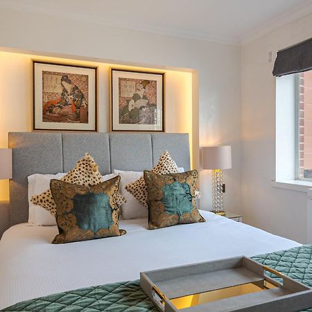 Modern Knightsbridge Apartment With Balcony Overlooking Harrods Prime Location לונדון מראה חיצוני תמונה