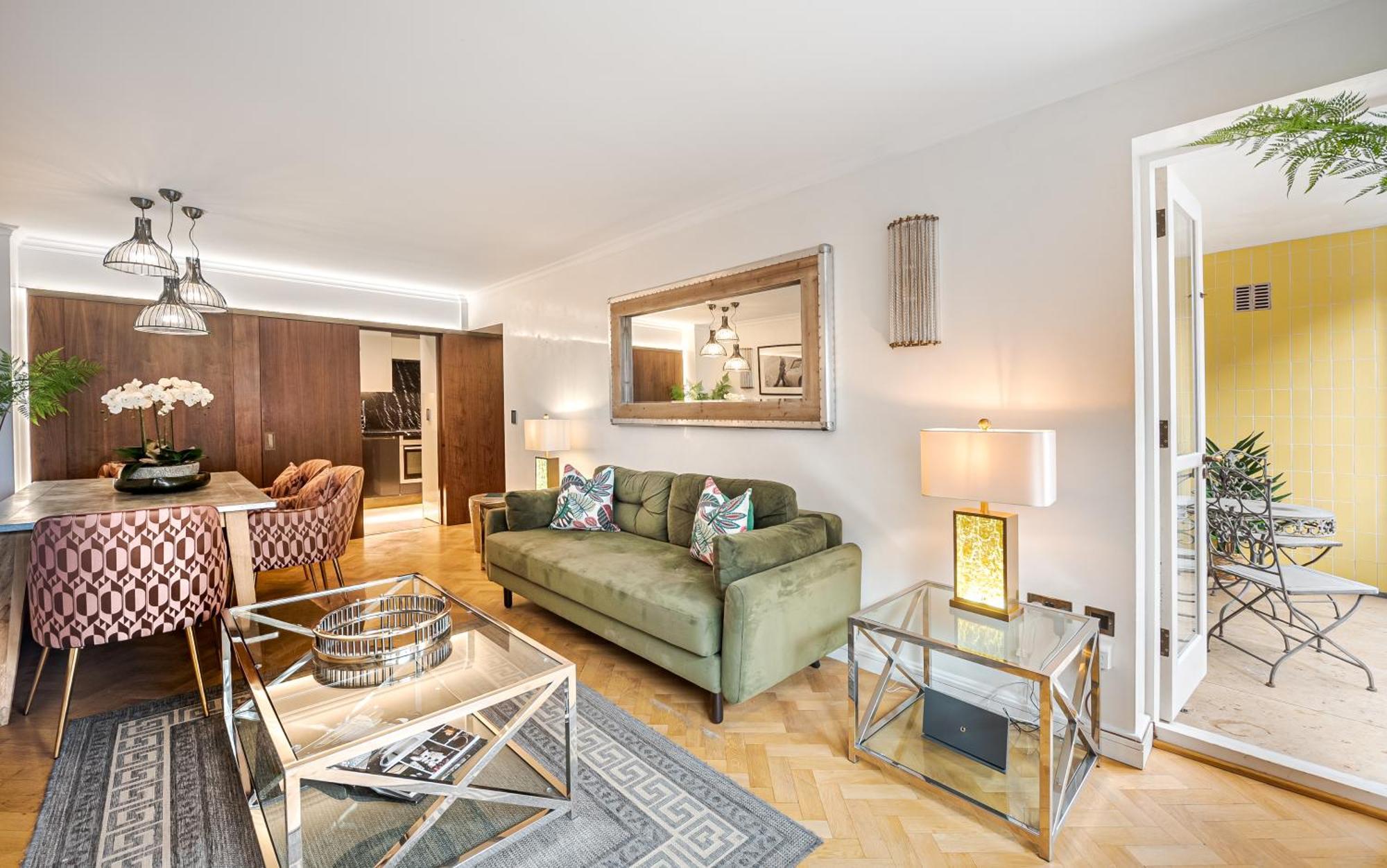 Modern Knightsbridge Apartment With Balcony Overlooking Harrods Prime Location לונדון מראה חיצוני תמונה