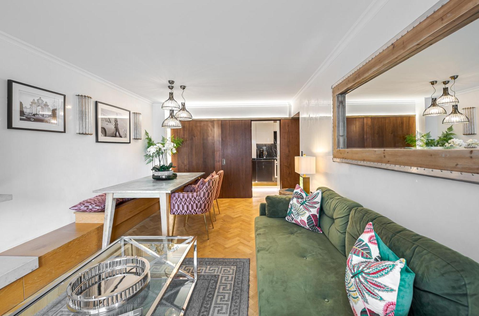 Modern Knightsbridge Apartment With Balcony Overlooking Harrods Prime Location לונדון מראה חיצוני תמונה