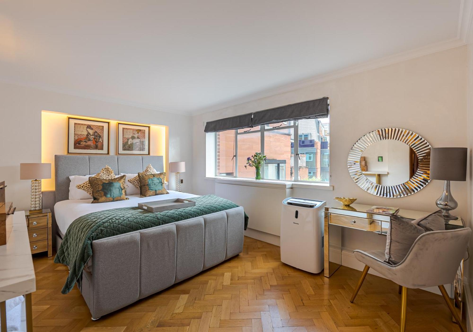 Modern Knightsbridge Apartment With Balcony Overlooking Harrods Prime Location לונדון מראה חיצוני תמונה