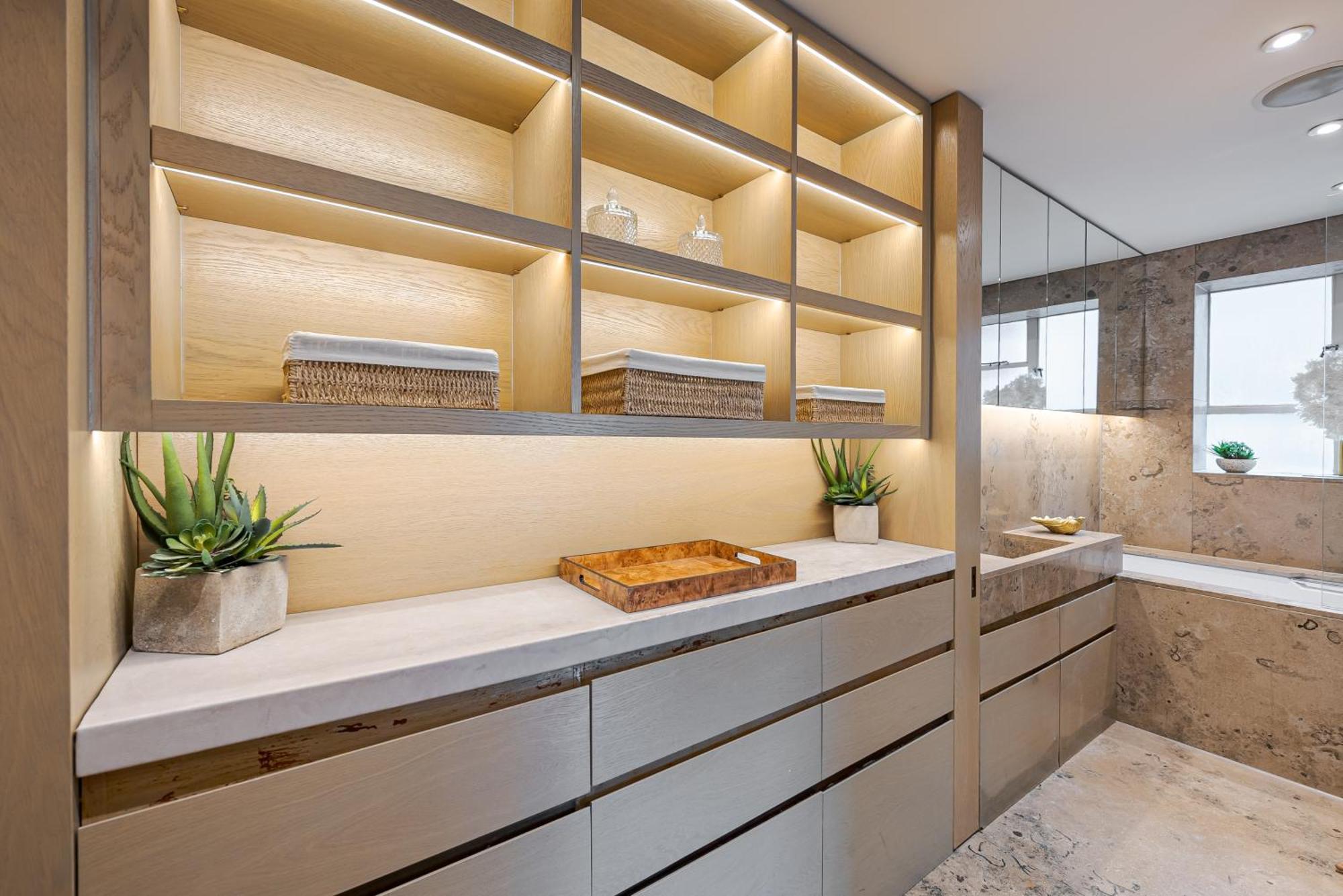 Modern Knightsbridge Apartment With Balcony Overlooking Harrods Prime Location לונדון מראה חיצוני תמונה