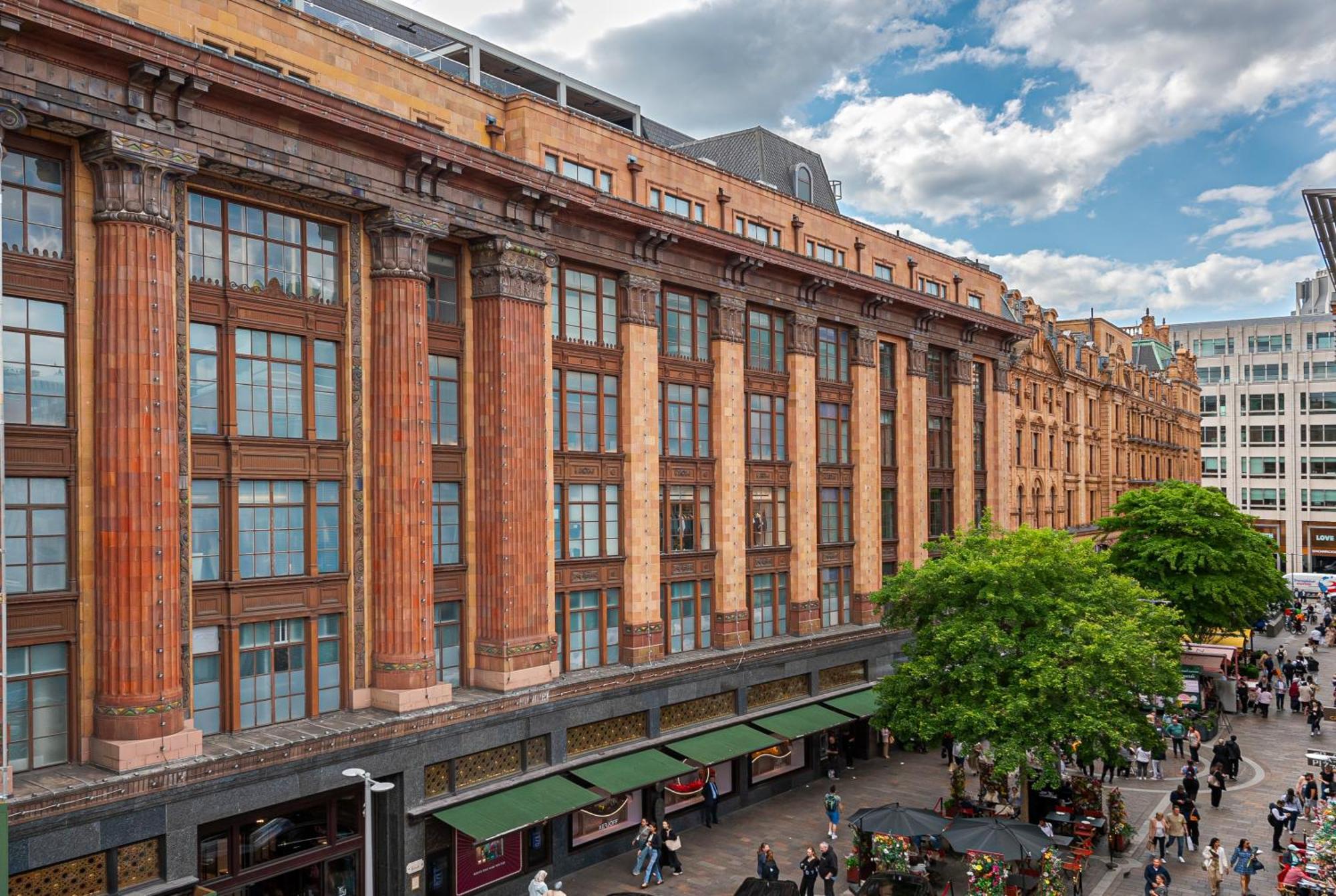 Modern Knightsbridge Apartment With Balcony Overlooking Harrods Prime Location לונדון מראה חיצוני תמונה
